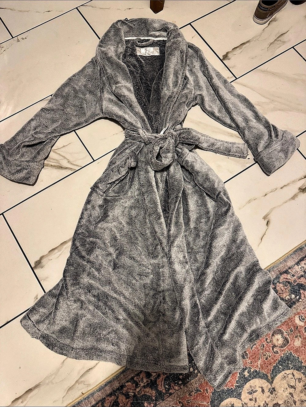 Oscar de la Renta Plush Fleece Belted Robe Gray XL